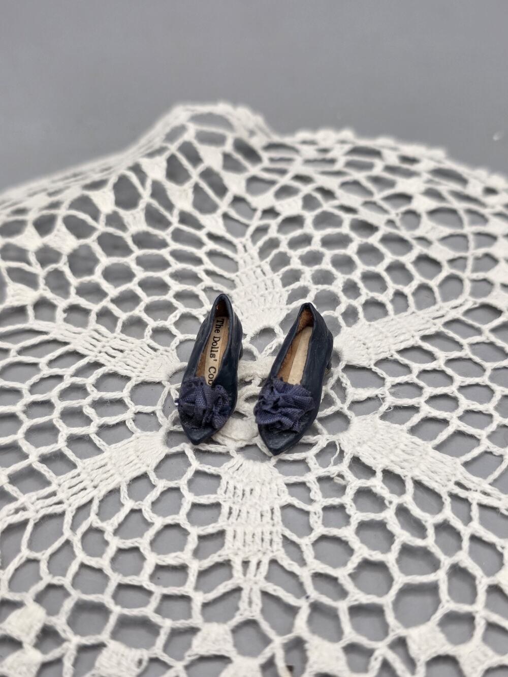 Sylvia Rountree The Dolls Cobbler Miniature Leather Shoes 1:12 Dollhouse Artisan